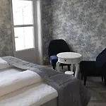 Vangsgaarden 4*